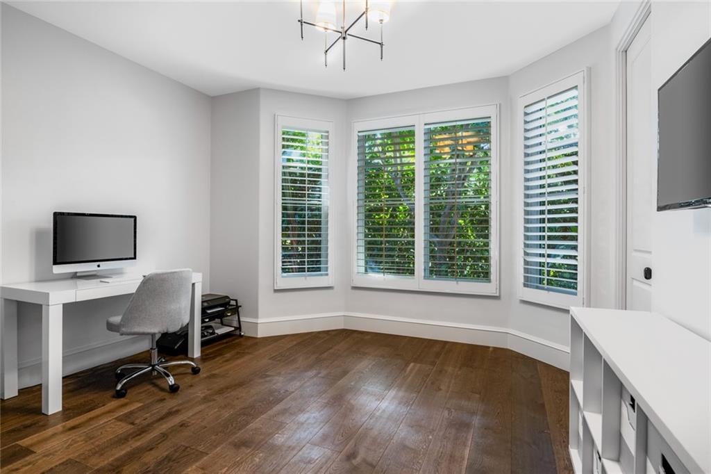 Lucille Island 37-19 B - Residential