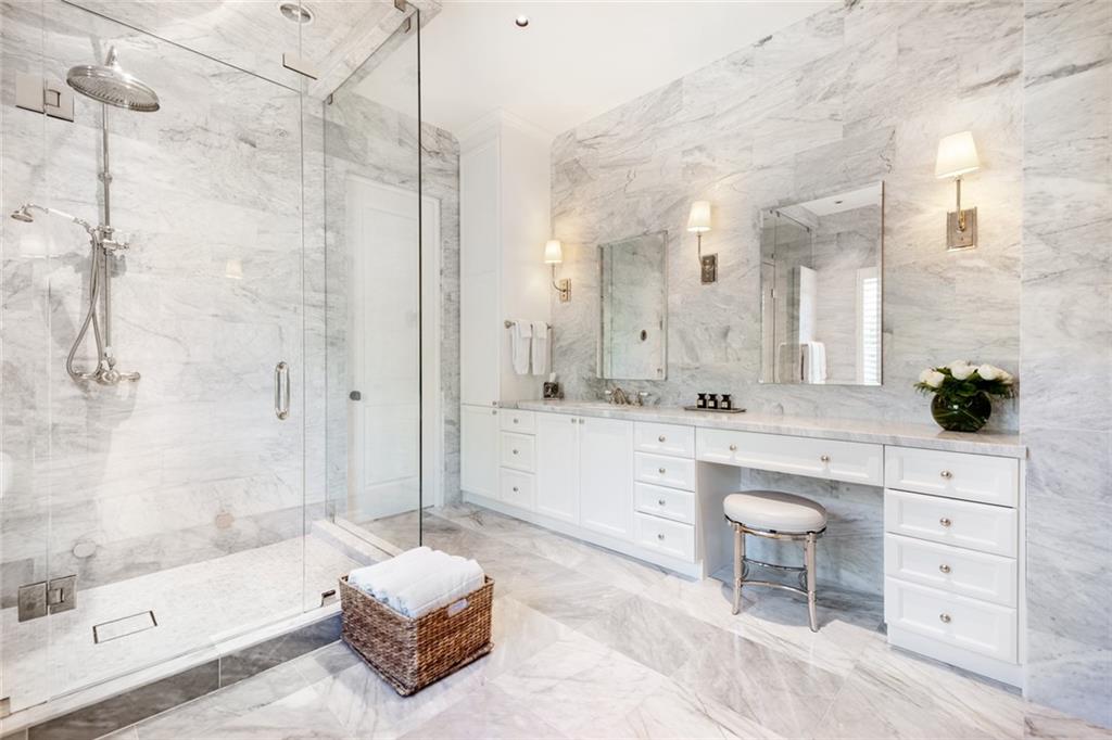 Lucille Island 37-19 B - Residential