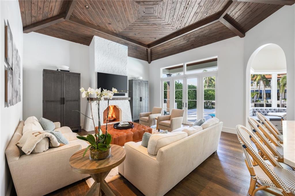 Lucille Island 37-19 B - Residential