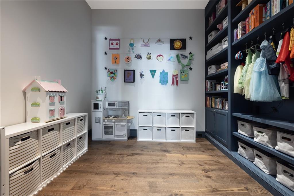 Lucille Island 37-19 B - Residential