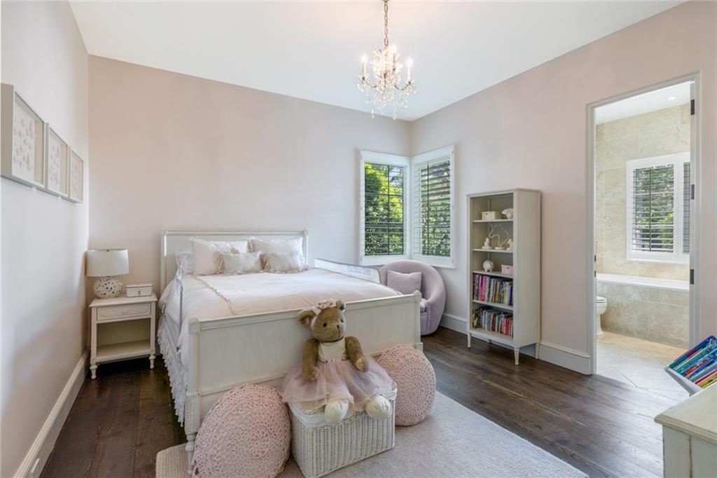 Lucille Island 37-19 B - Residential