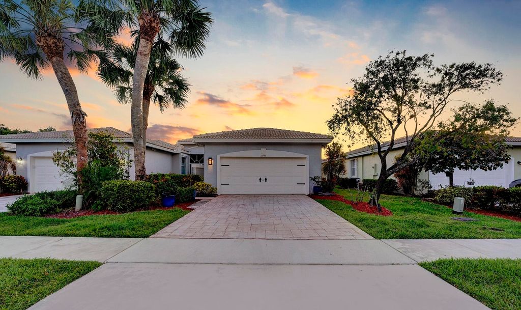 Photo of 10749 Royal Caribbean Circle, Boynton Beach, FL 33437 (MLS # R10986474)