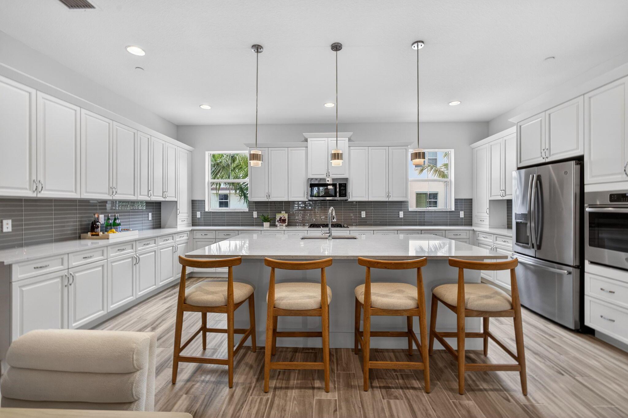 ALTON NEIGHBORHOOD - Residential