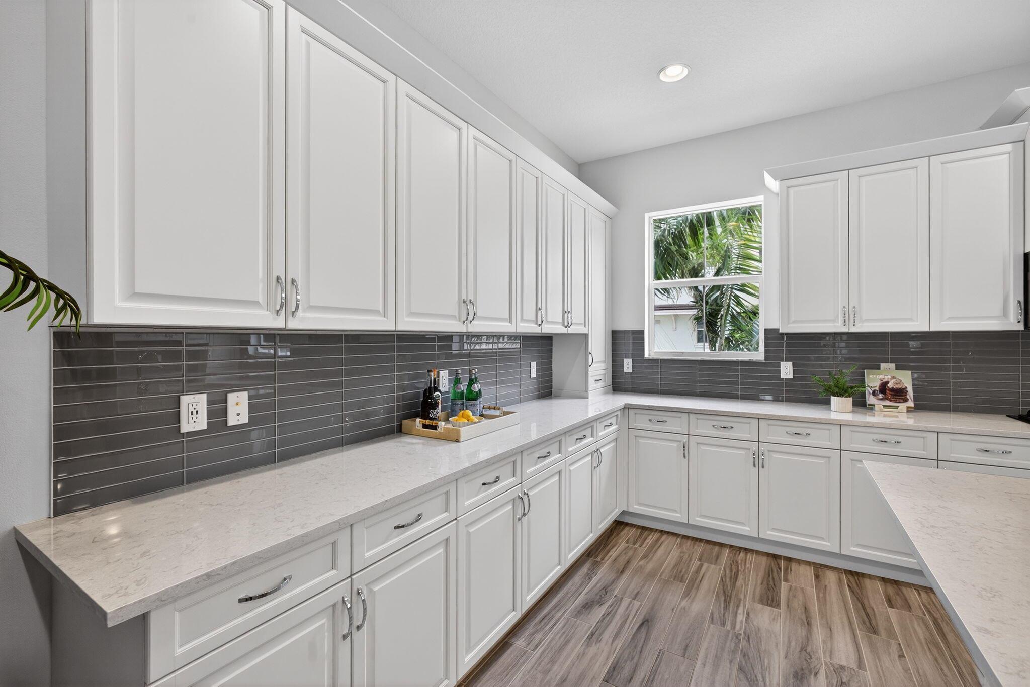 ALTON NEIGHBORHOOD - Residential