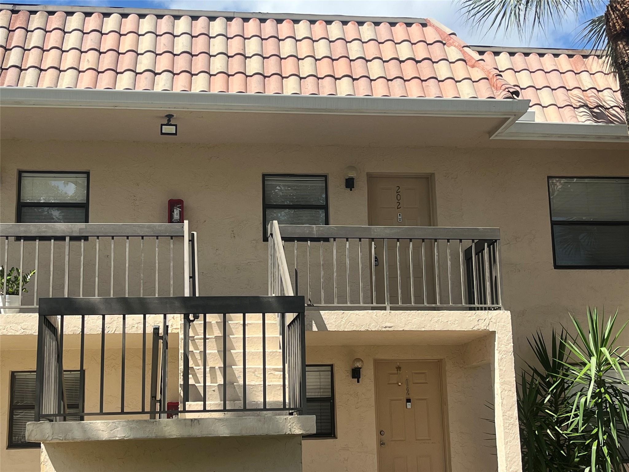 6796 Palmetto Cir 6796