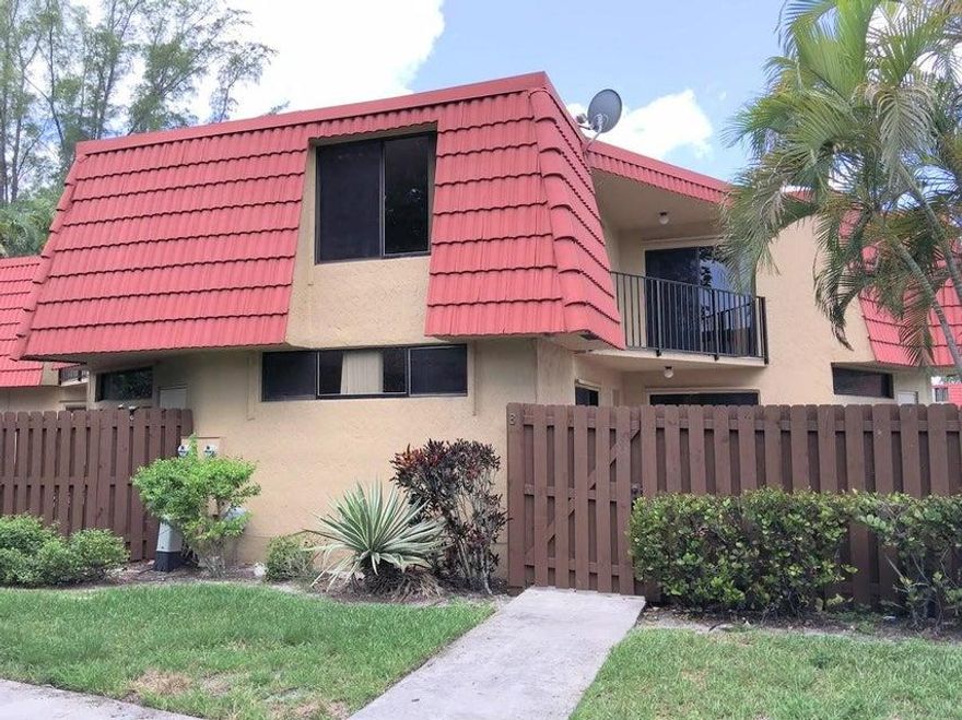 Great Rental Opportunity!!! Beautiful 2 bedrooms 2/1/2 Bathroom , Townhouse with private patio, remodeled kitchen , Great ''A'' Rates school Community pool, hot tub, fitness center with exercise EQ, sauna, showers, tennis courts and clubhouse/recreation room for resident parties. Tenants need to have a minimum of 670 credit score, tenant pays for credit score and background check and listing agent runs the credit score.