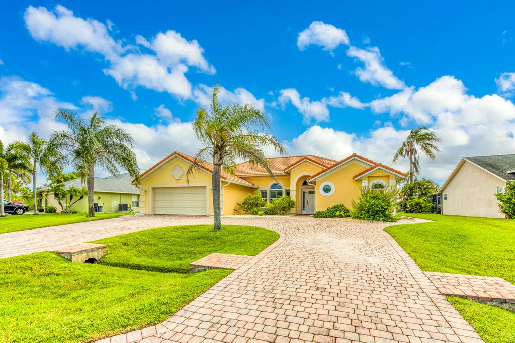 Photo of 2620 SW Altamira Avenue, Port Saint Lucie, FL 34987 (MLS # R11130048)