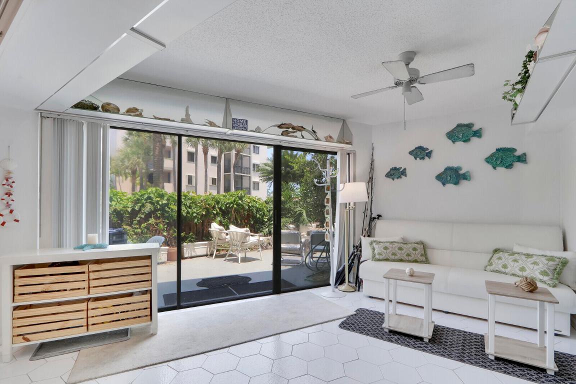 TWELVE OAKS CONDO - Residential Lease