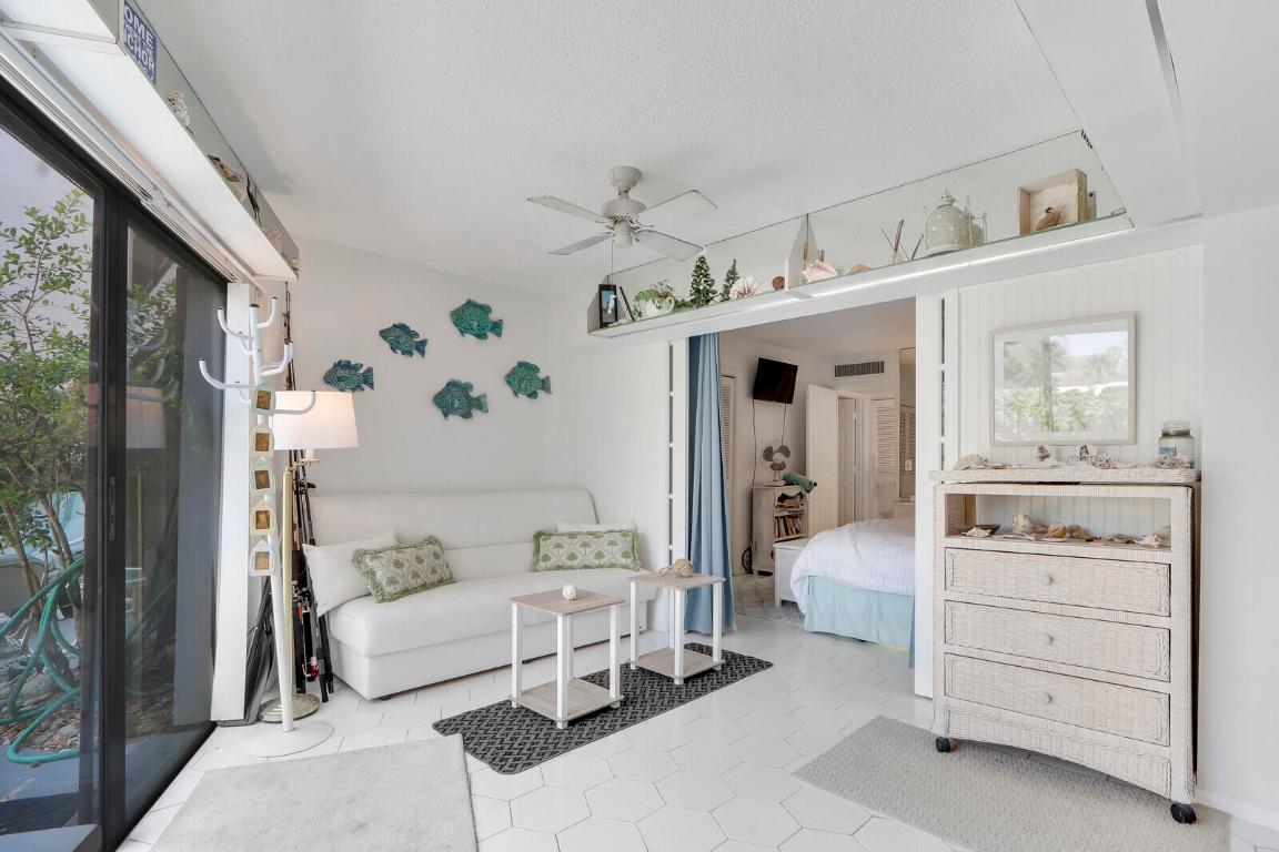 TWELVE OAKS CONDO - Residential Lease