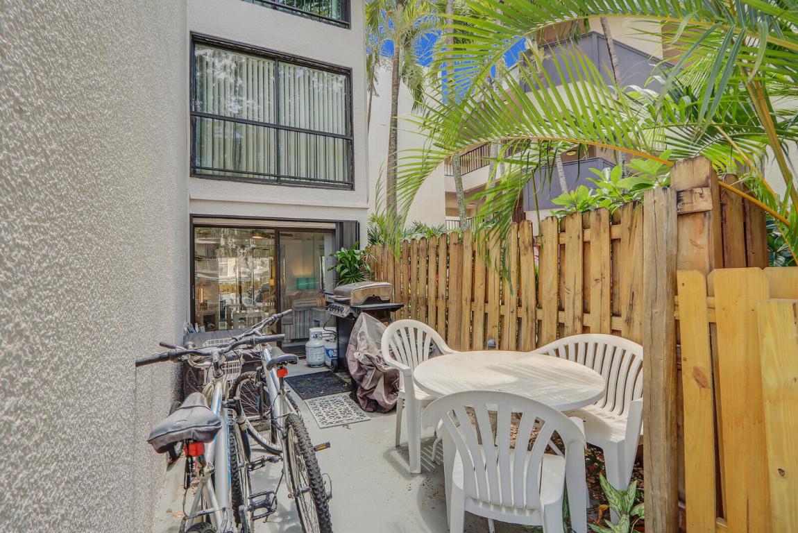 TWELVE OAKS CONDO - Residential Lease