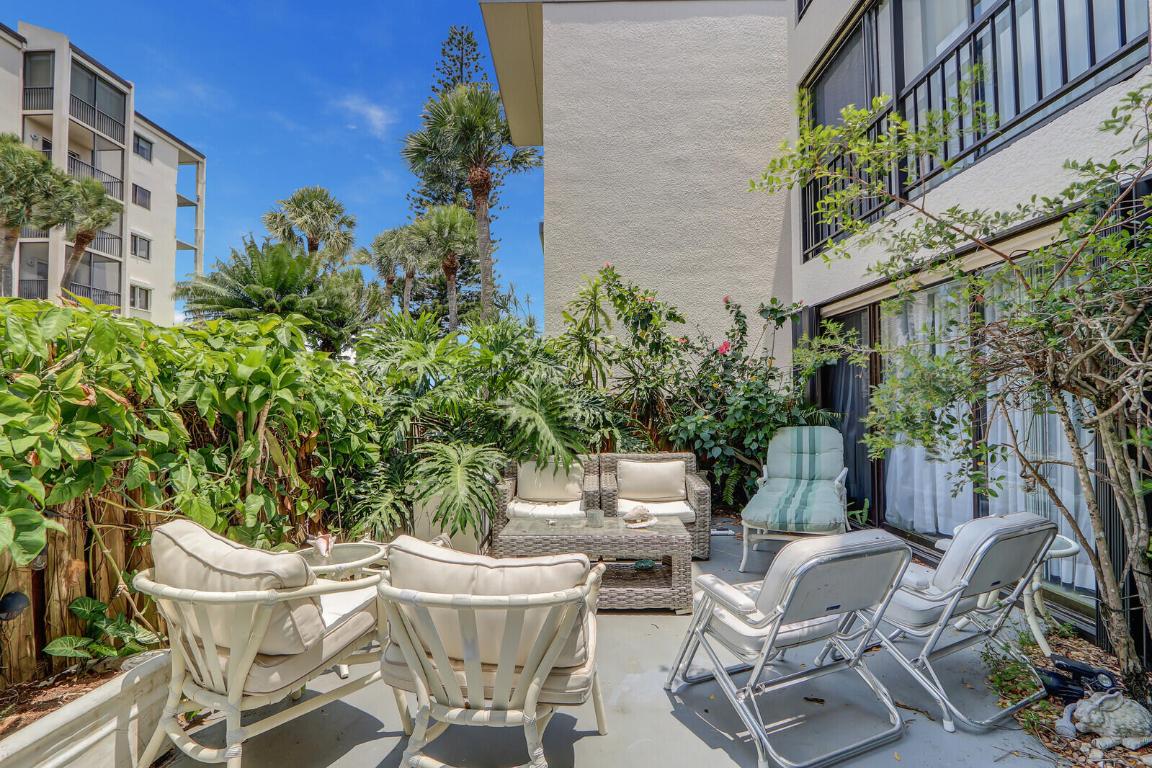 TWELVE OAKS CONDO - Residential Lease