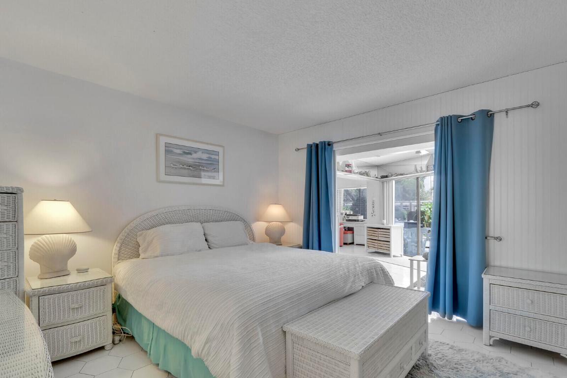 TWELVE OAKS CONDO - Residential Lease