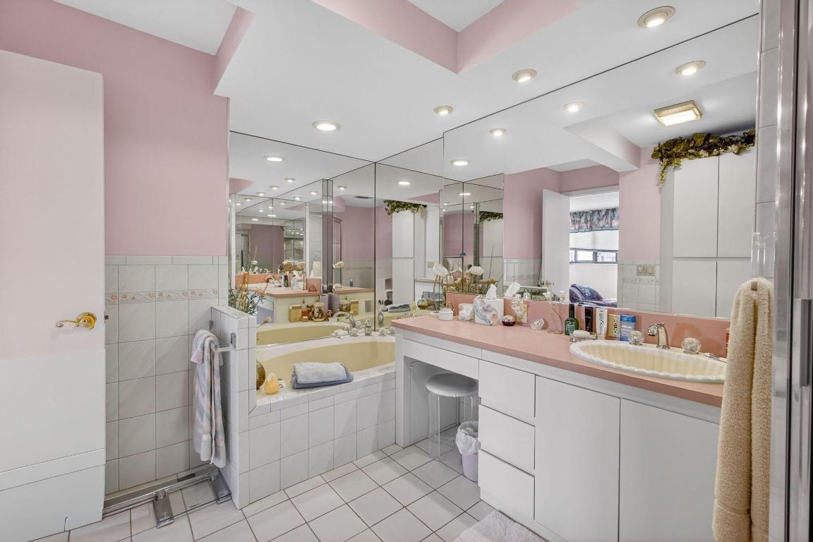 NORTH PALM BEACH VILLAGE OF 6 - Residential