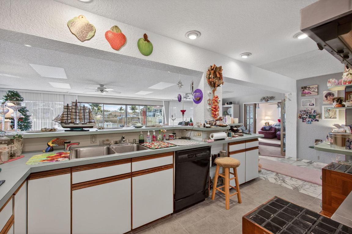 NORTH PALM BEACH VILLAGE OF 6 - Residential