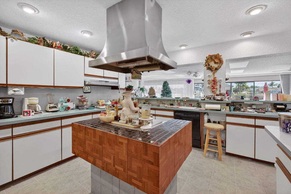 NORTH PALM BEACH VILLAGE OF 6 - Residential