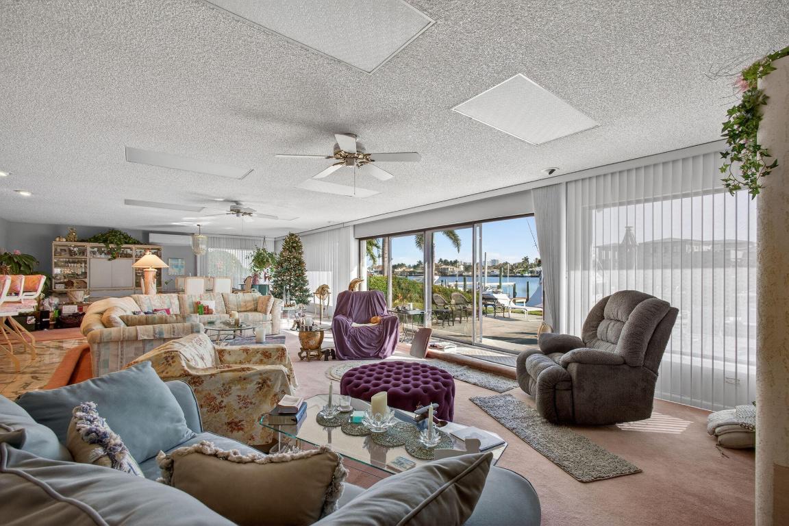 NORTH PALM BEACH VILLAGE OF 6 - Residential