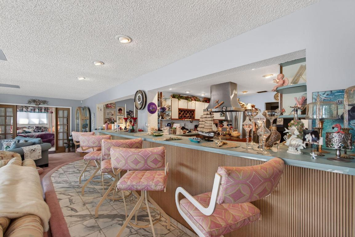 NORTH PALM BEACH VILLAGE OF 6 - Residential