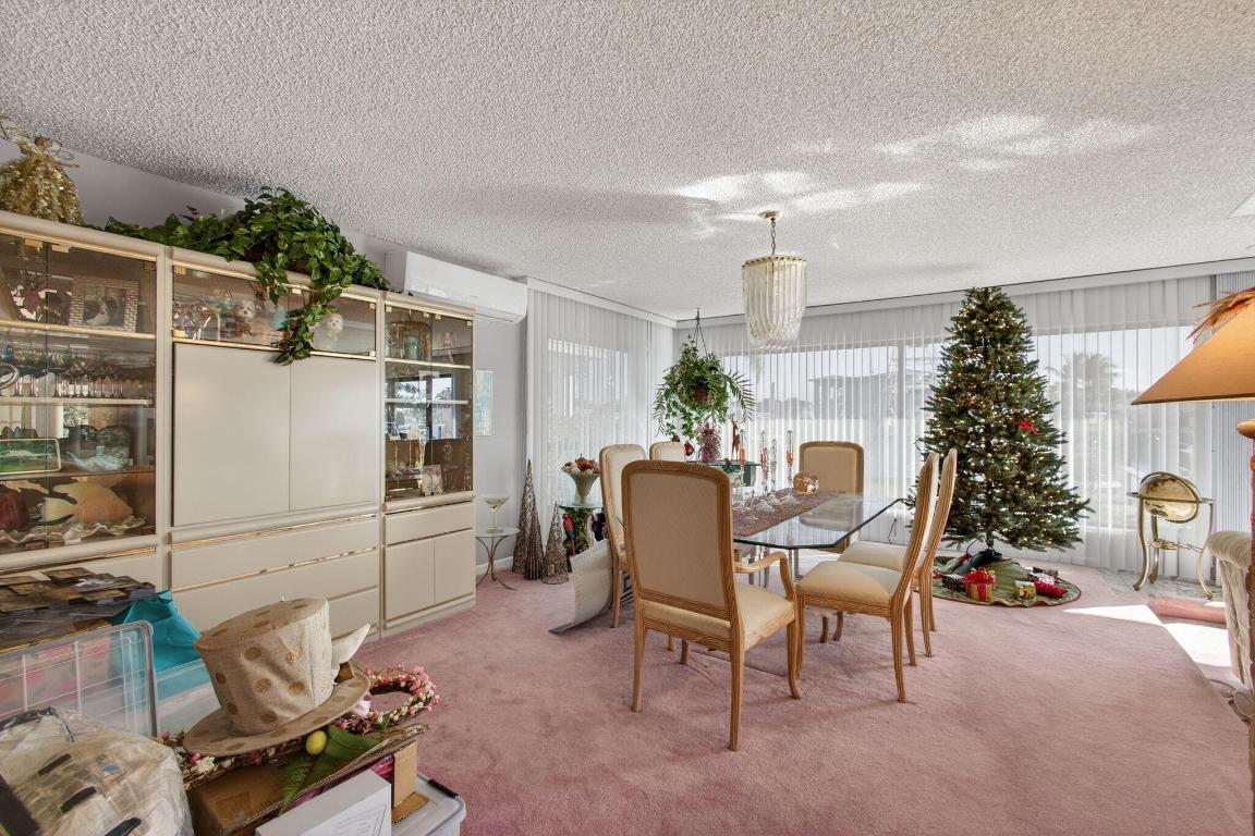 NORTH PALM BEACH VILLAGE OF 6 - Residential