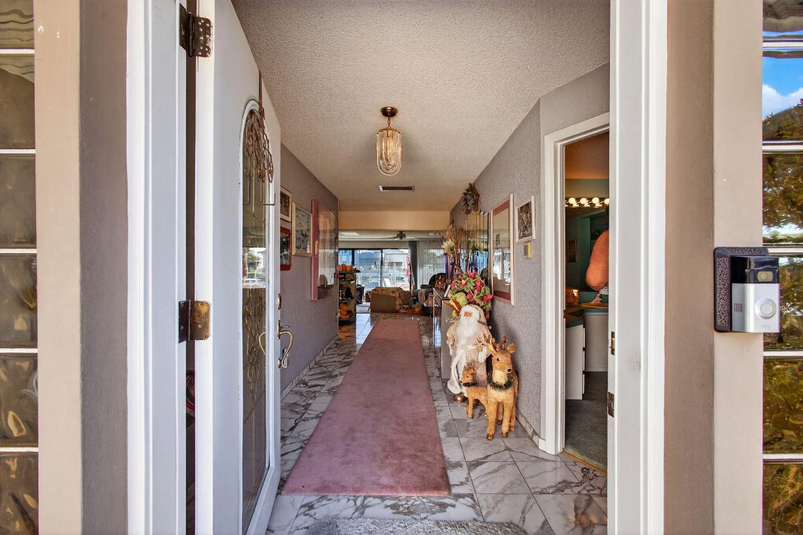 NORTH PALM BEACH VILLAGE OF 6 - Residential