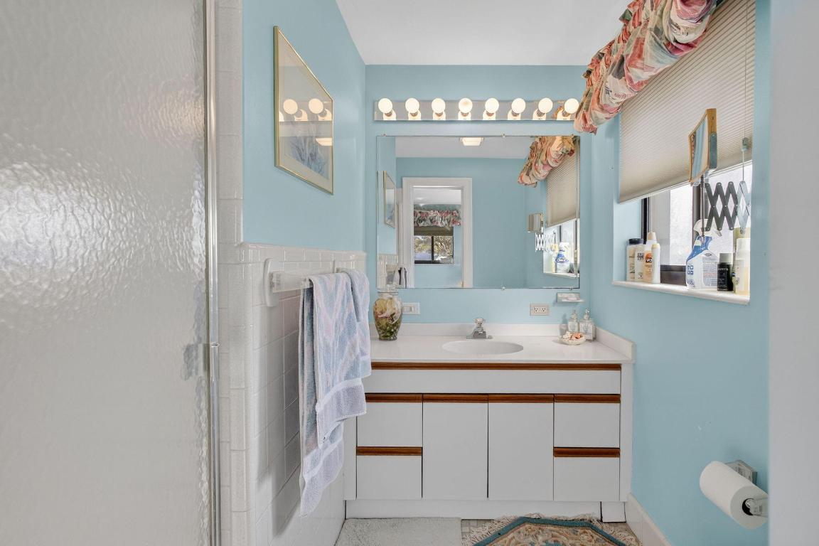 NORTH PALM BEACH VILLAGE OF 6 - Residential