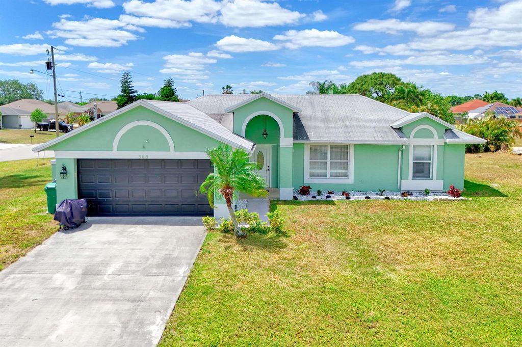 Photo of 563 SW Bradshaw Circle, Port Saint Lucie, FL 34953 (MLS # R10973100)