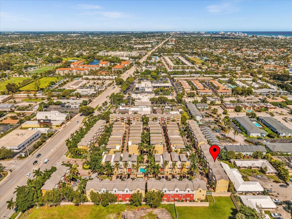 Vintage Lighthouse Point - Residential