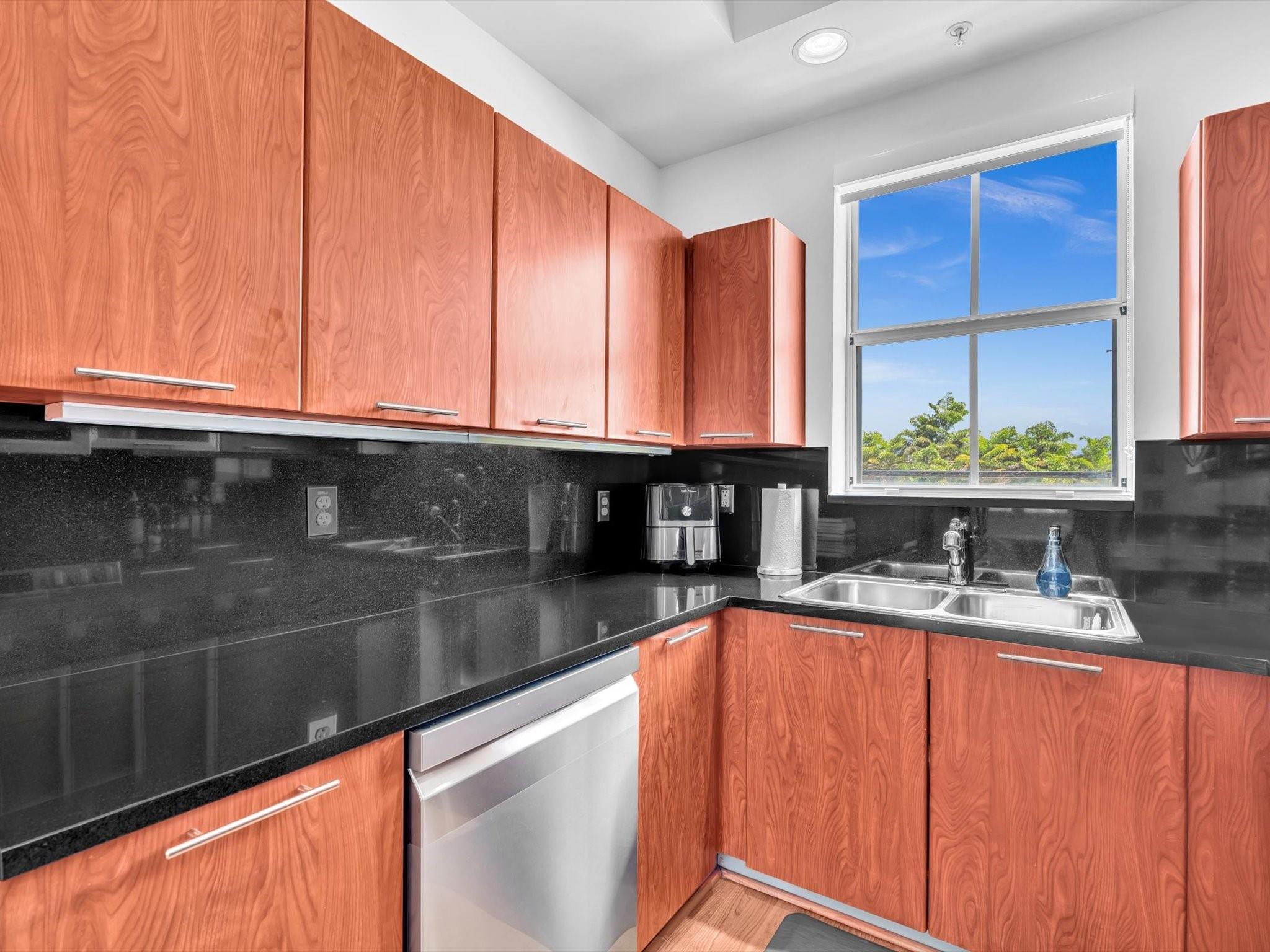 Vintage Lighthouse Point - Residential