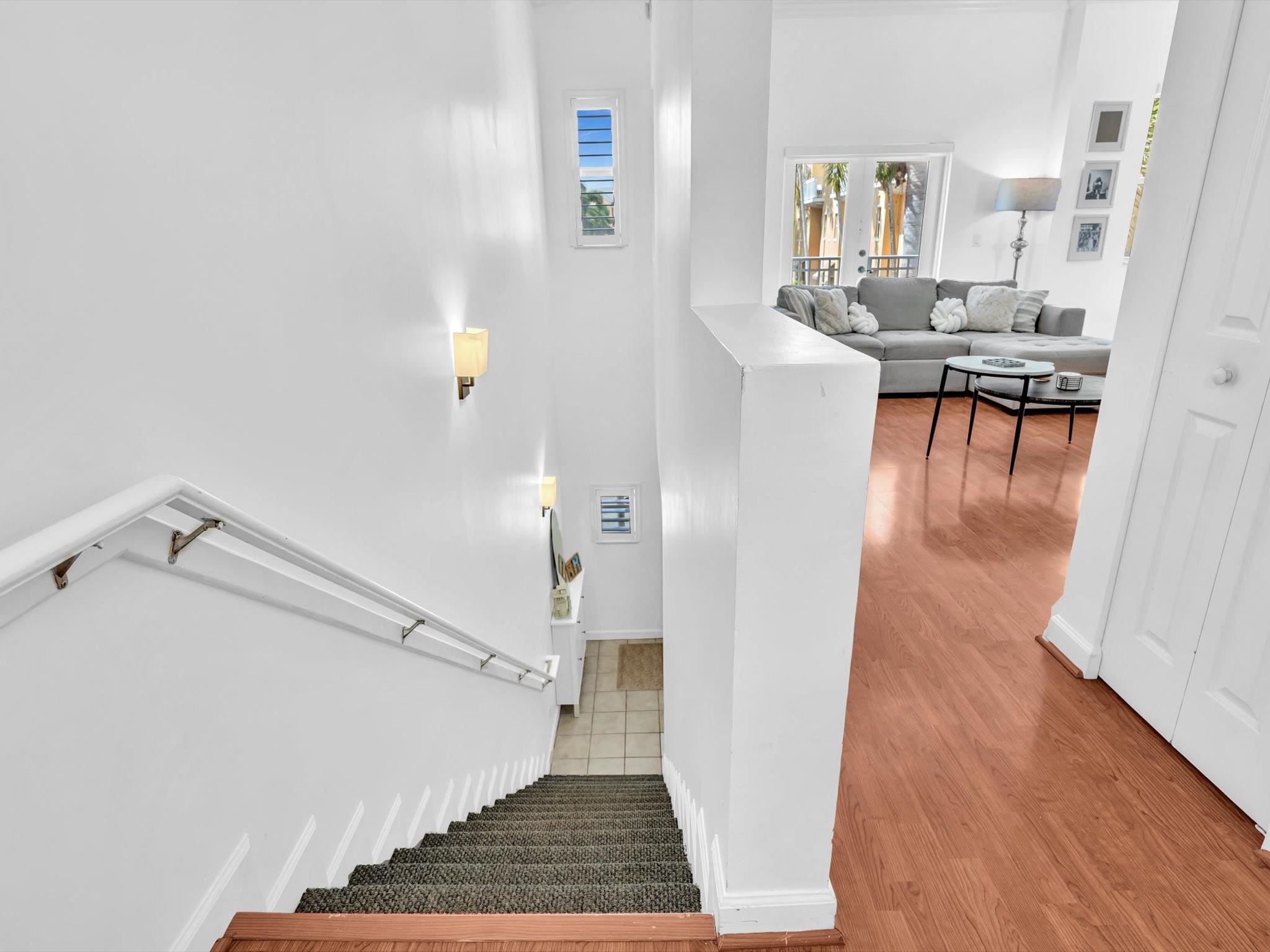 Vintage Lighthouse Point - Residential