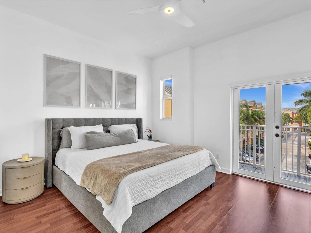 Vintage Lighthouse Point - Residential