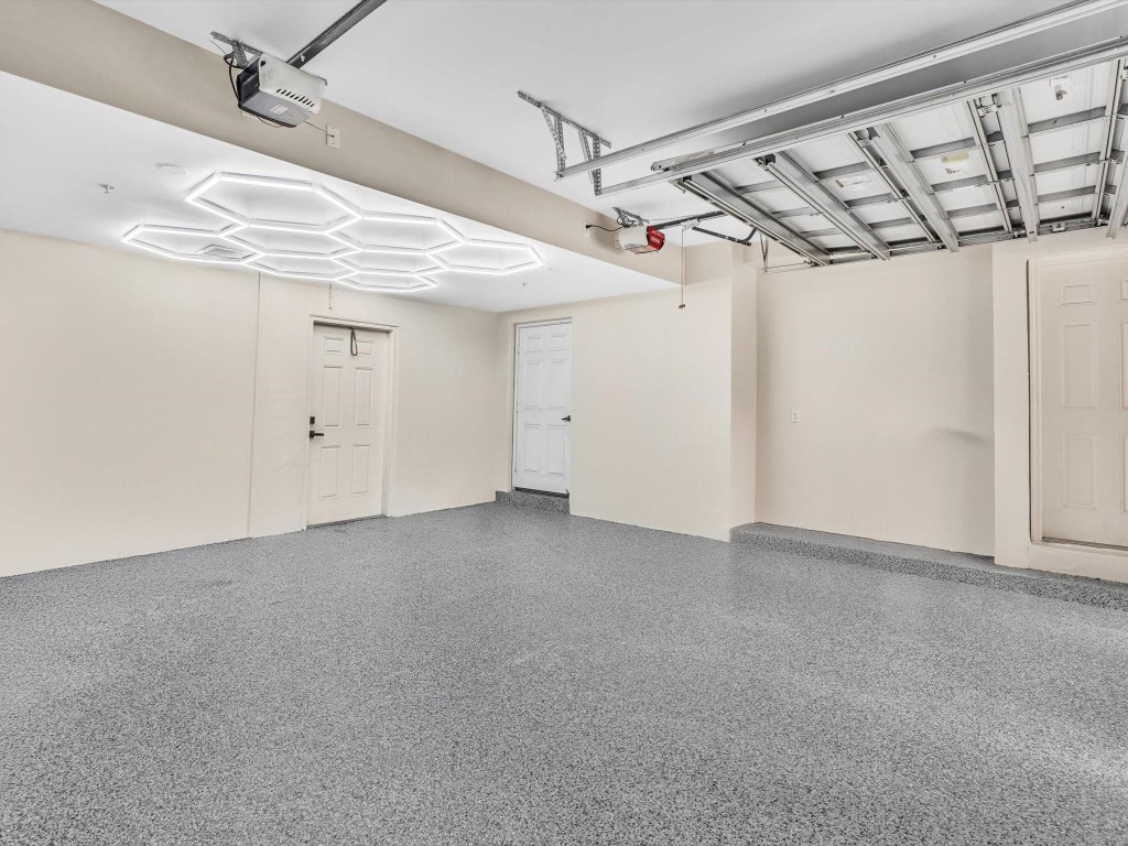 Vintage Lighthouse Point - Residential