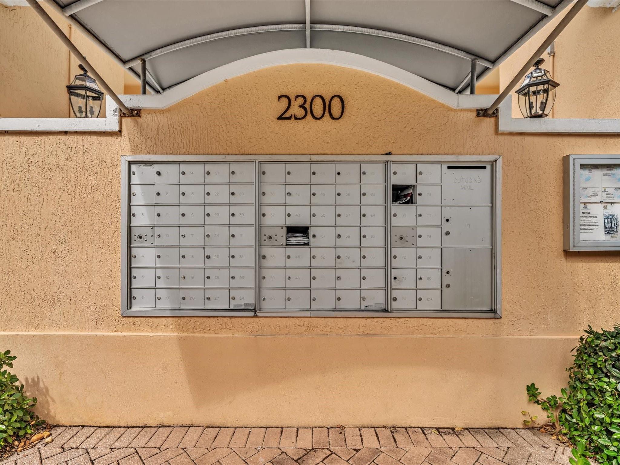 Vintage Lighthouse Point - Residential