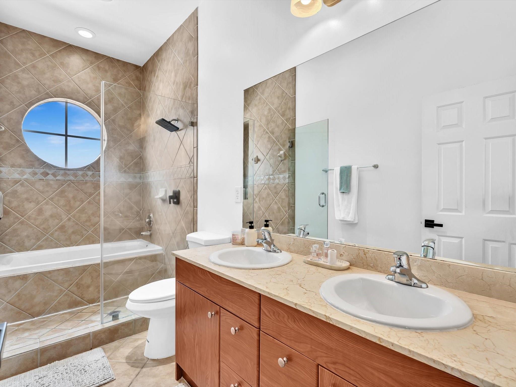 Vintage Lighthouse Point - Residential