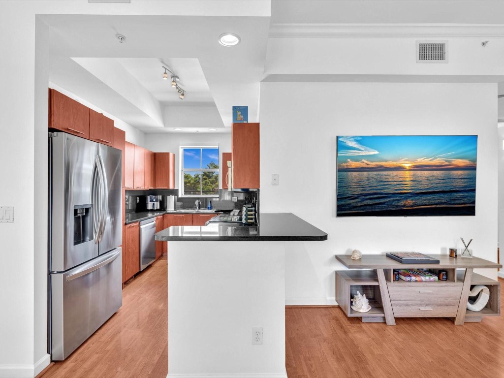 Vintage Lighthouse Point - Residential