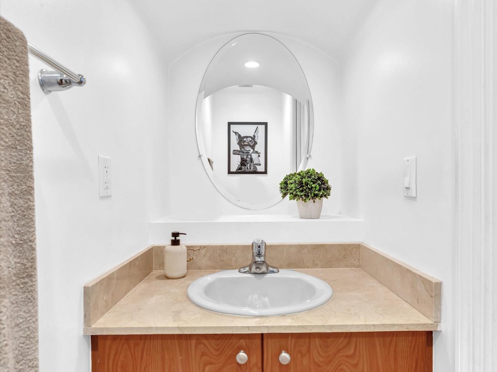 Vintage Lighthouse Point - Residential