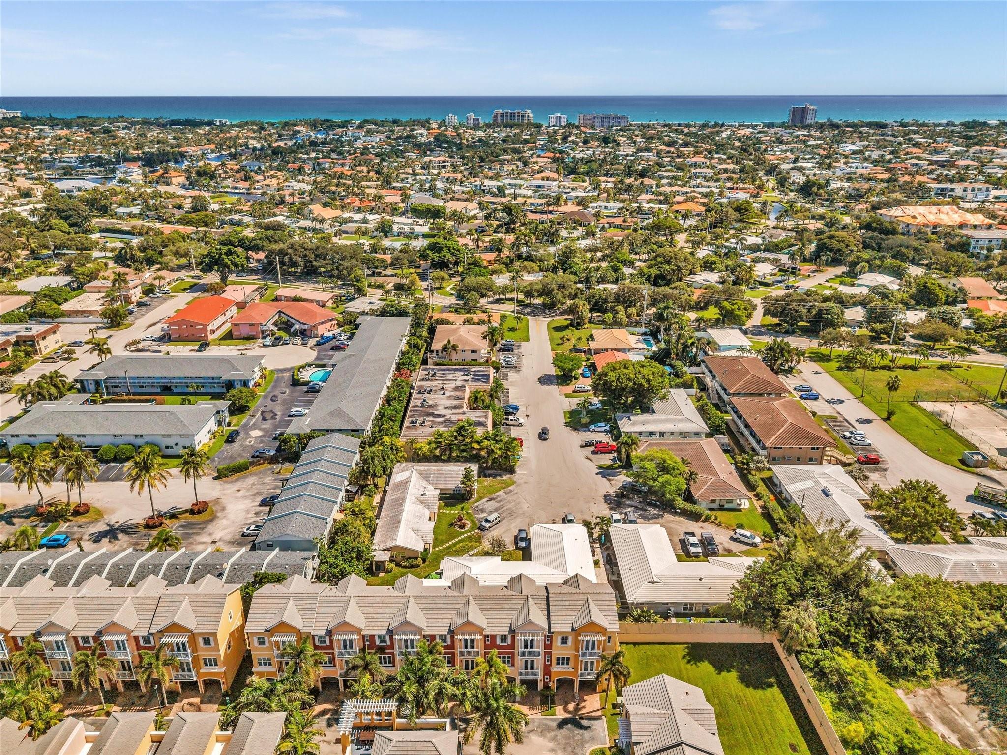 Vintage Lighthouse Point - Residential