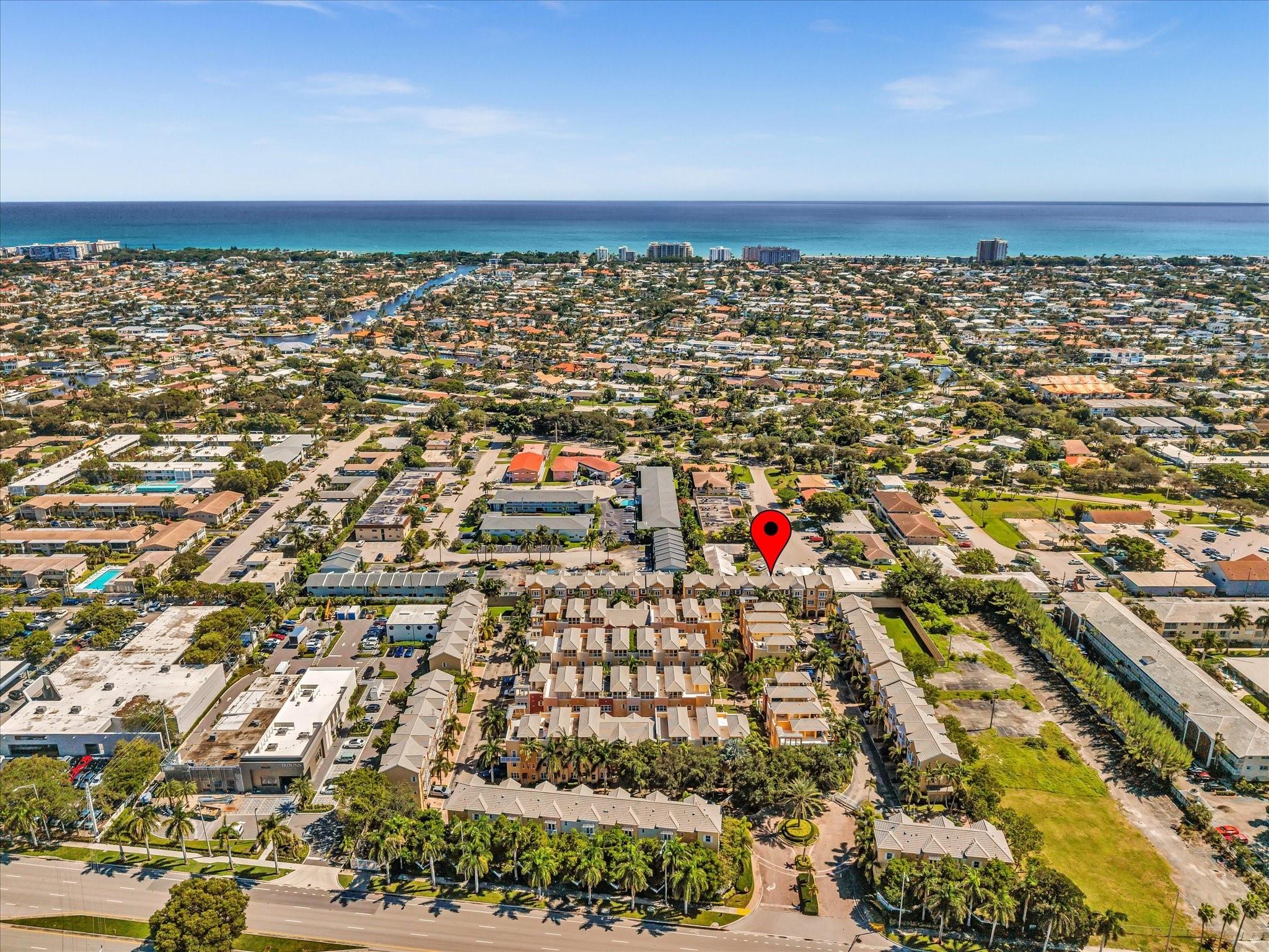 Vintage Lighthouse Point - Residential