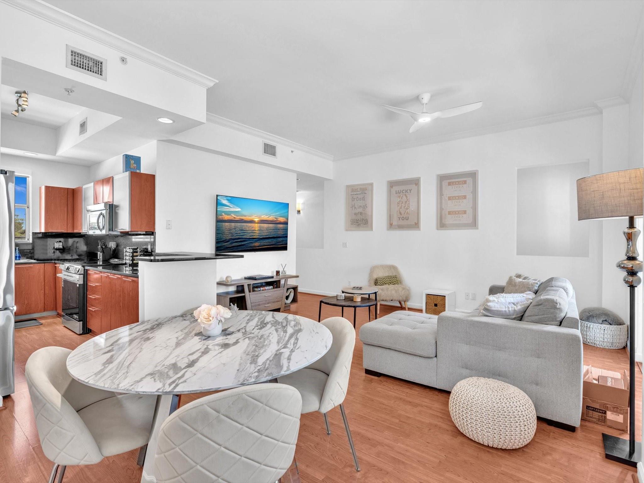 Vintage Lighthouse Point - Residential