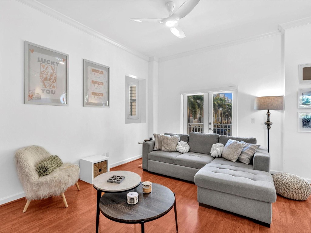 Vintage Lighthouse Point - Residential