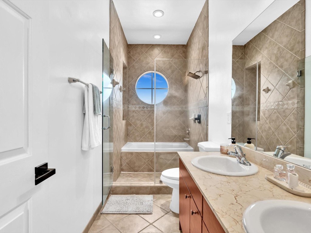 Vintage Lighthouse Point - Residential