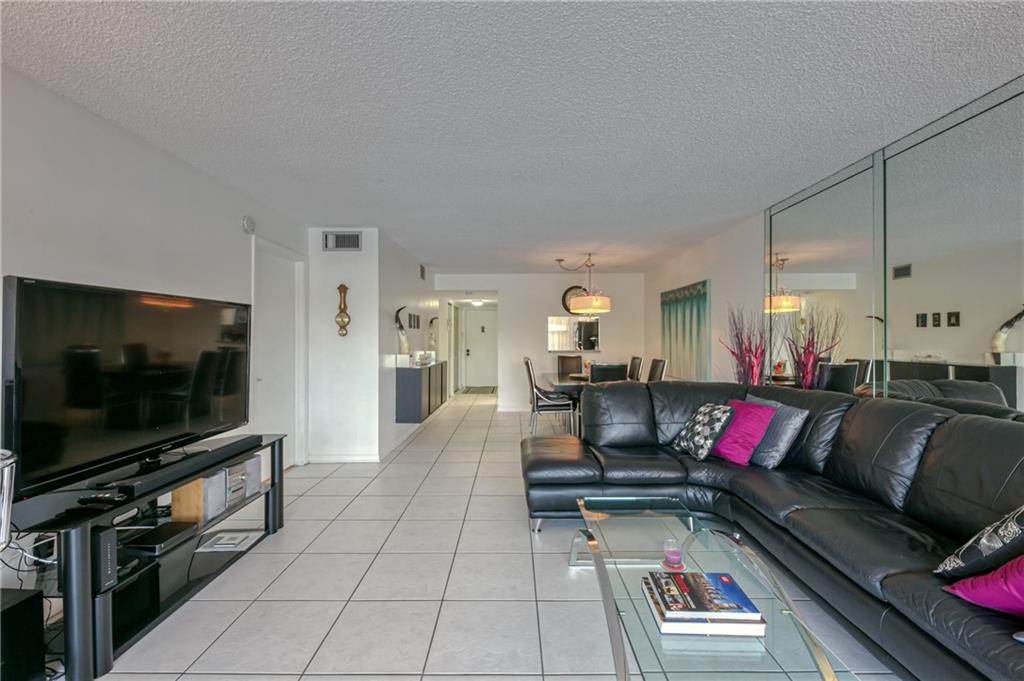 LAS VISTAS - Residential