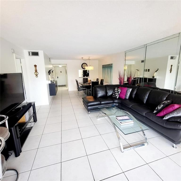 LAS VISTAS - Residential