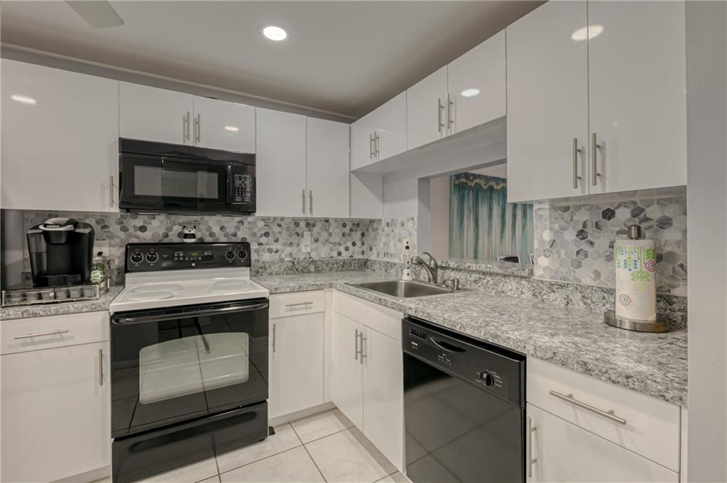 LAS VISTAS - Residential