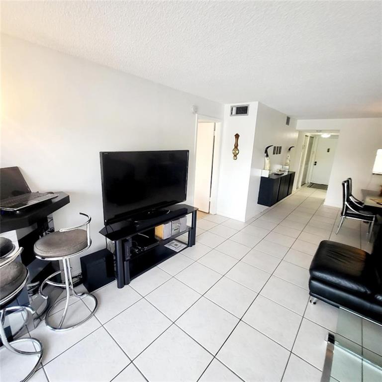 LAS VISTAS - Residential