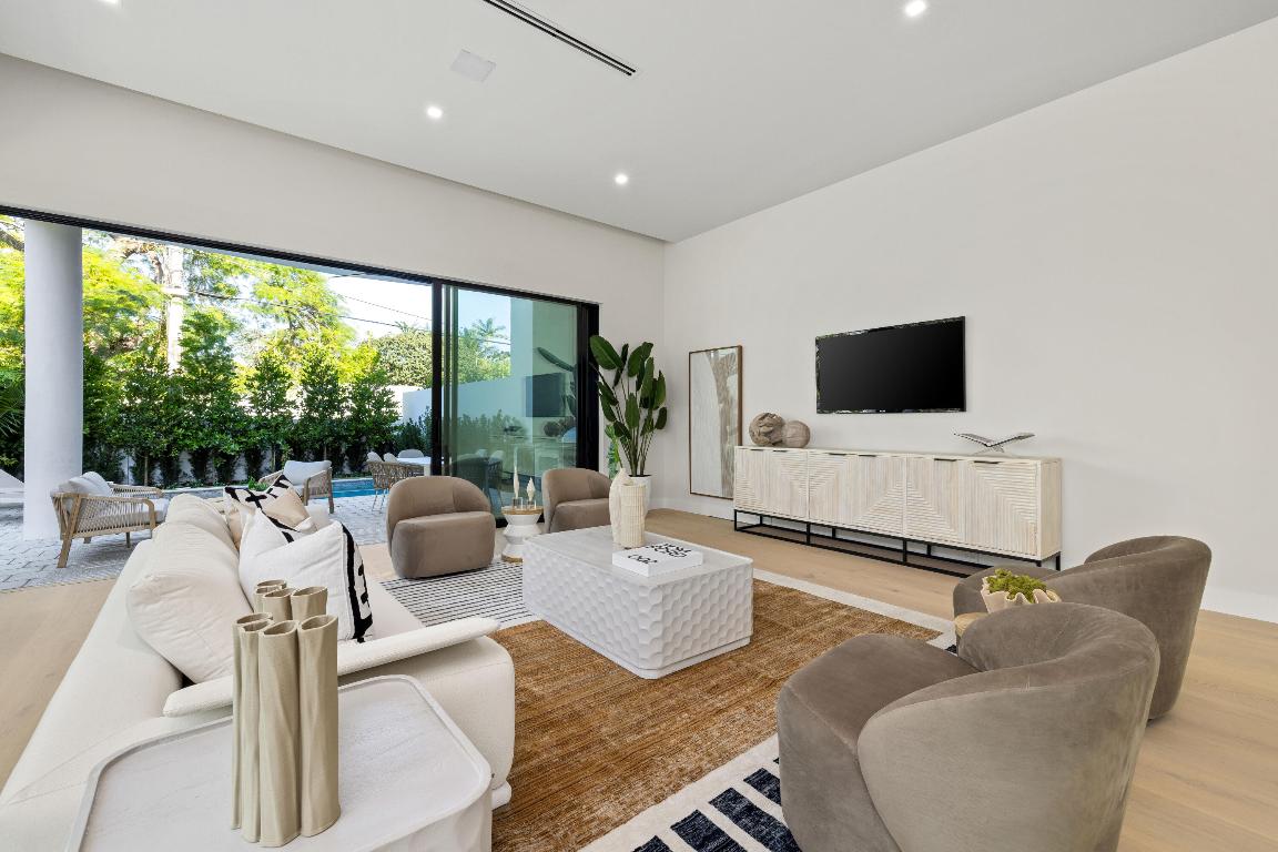 LA HACIENDA DELRAY - Residential