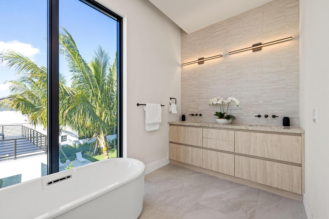 LA HACIENDA DELRAY - Residential