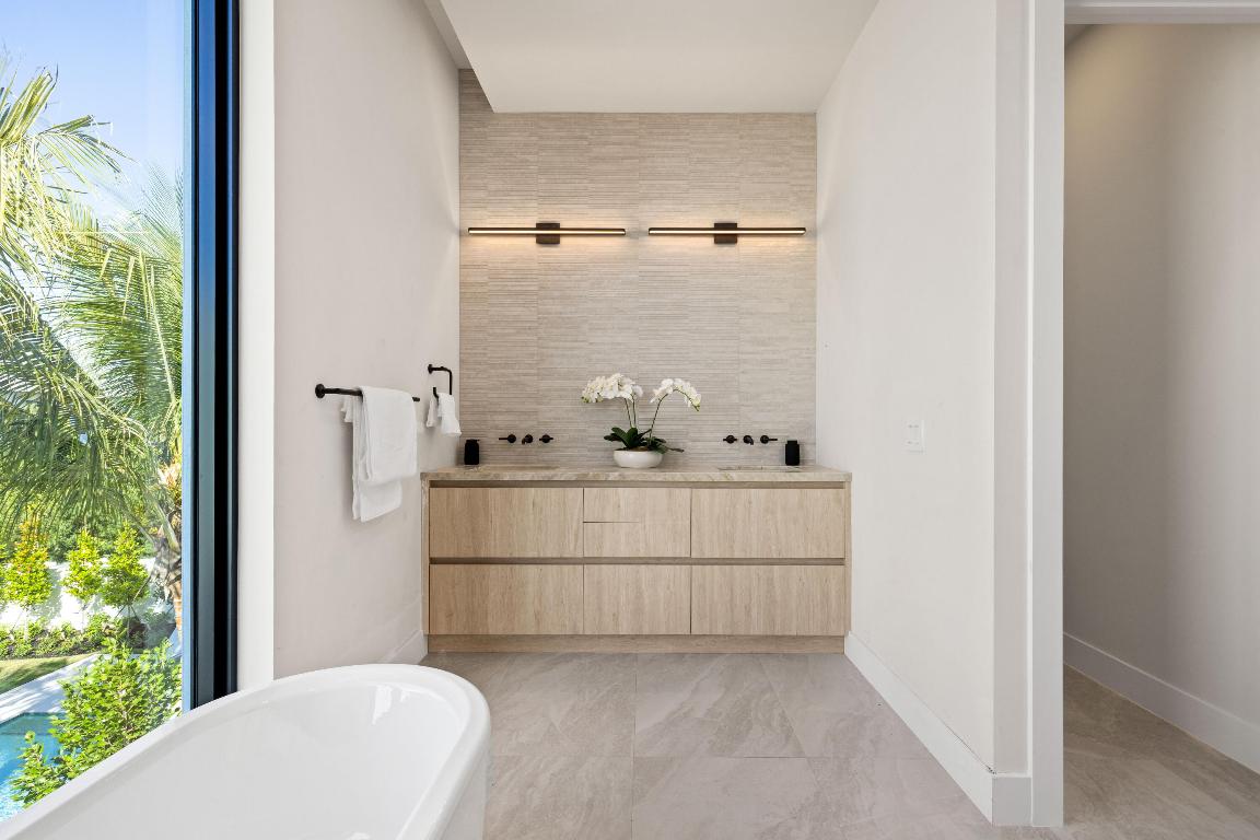 LA HACIENDA DELRAY - Residential