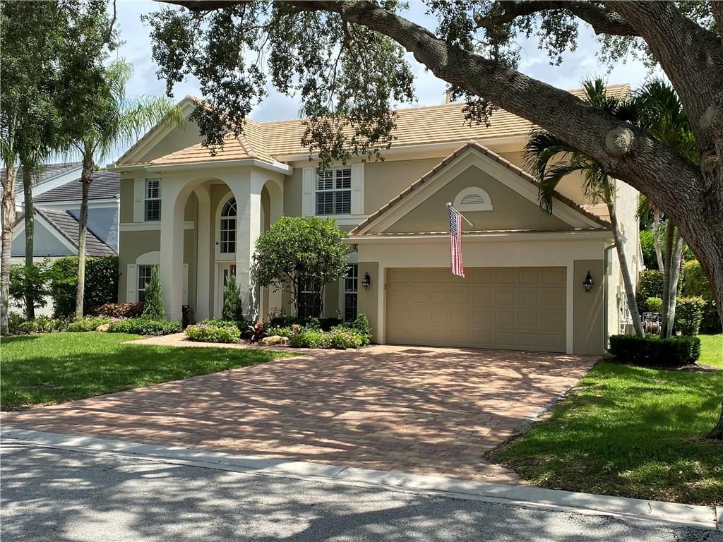 Photo of 10254 Hunt Club Ln, Palm Beach Gardens, FL 33418 (MLS # F10287061)