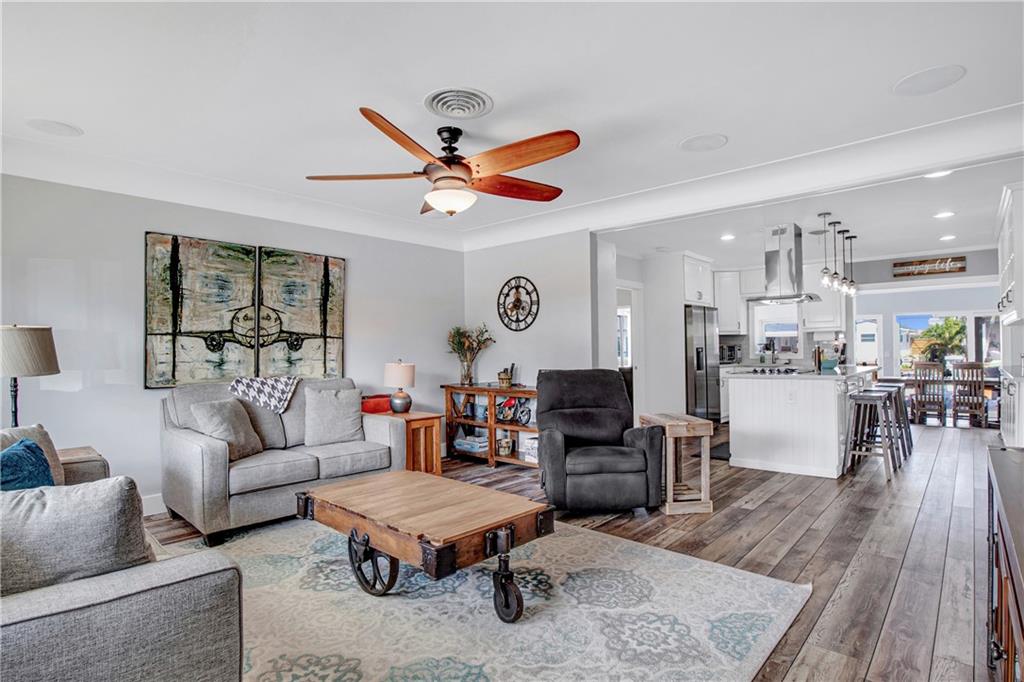 CYPRESS ISLES ESTATES FIR - Residential