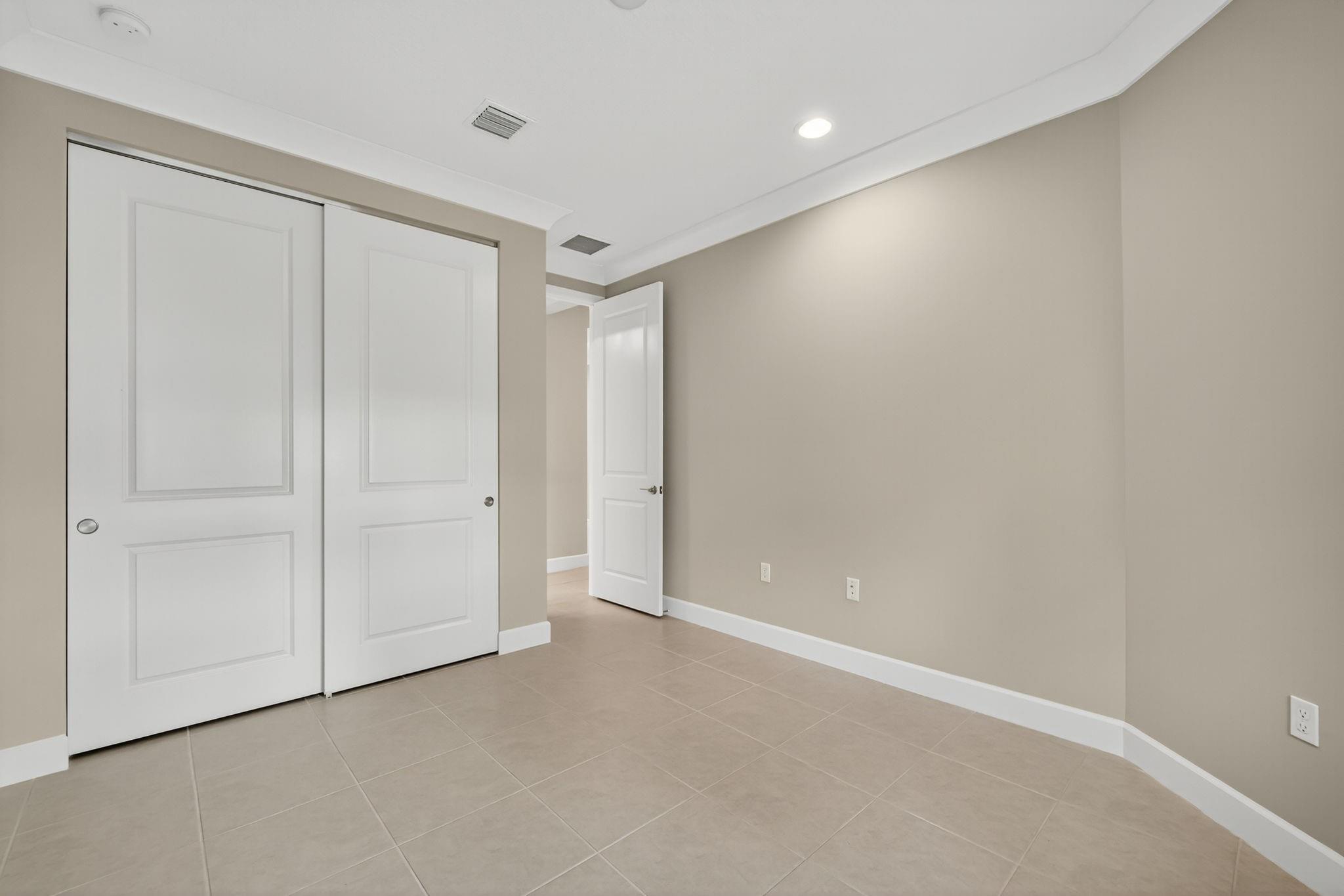 Valencia Grove - Residential