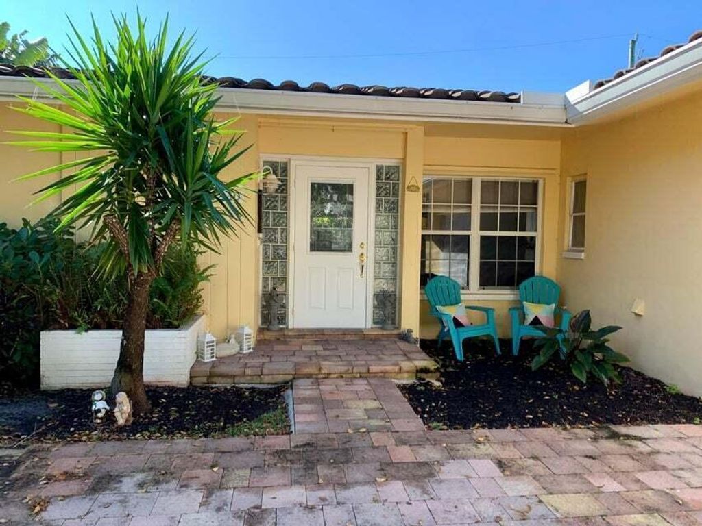 Photo of 3230 Aqua Vista Drive, Pompano Beach, FL 33062 (MLS # B26011714)